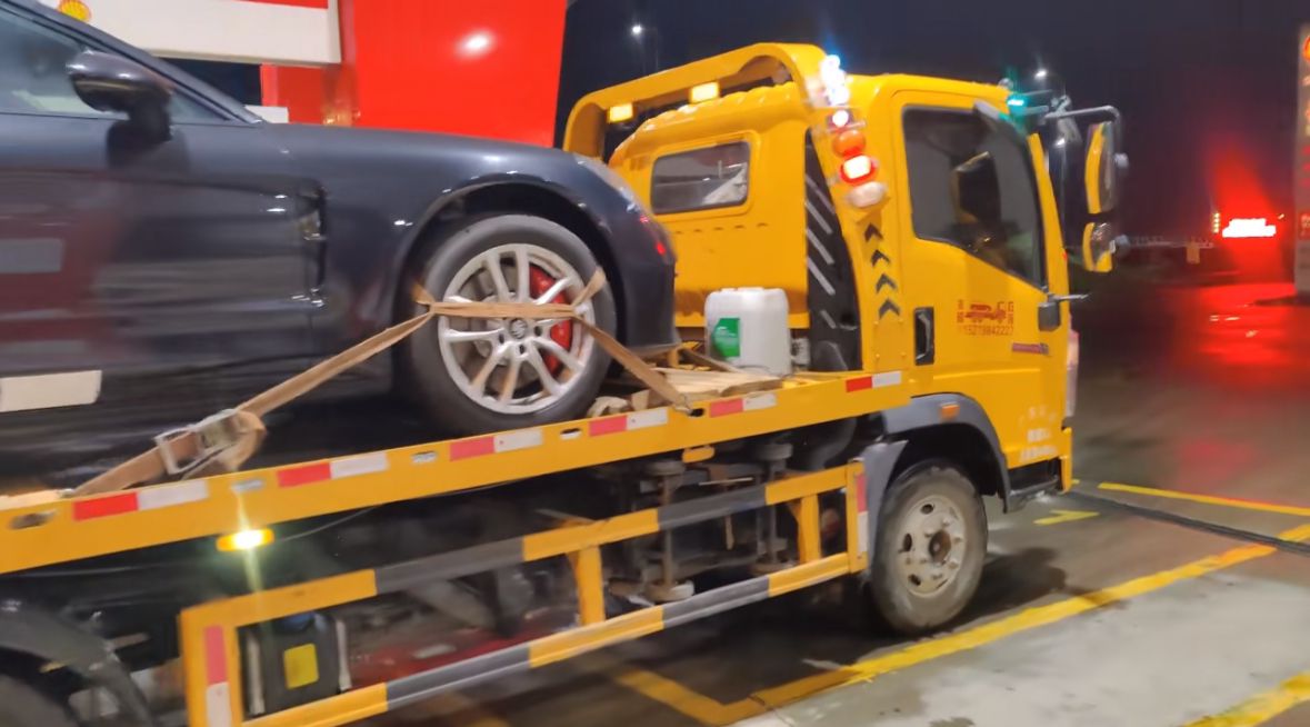 石柱行车途中遇到突发状况该如何呼叫道路救援？